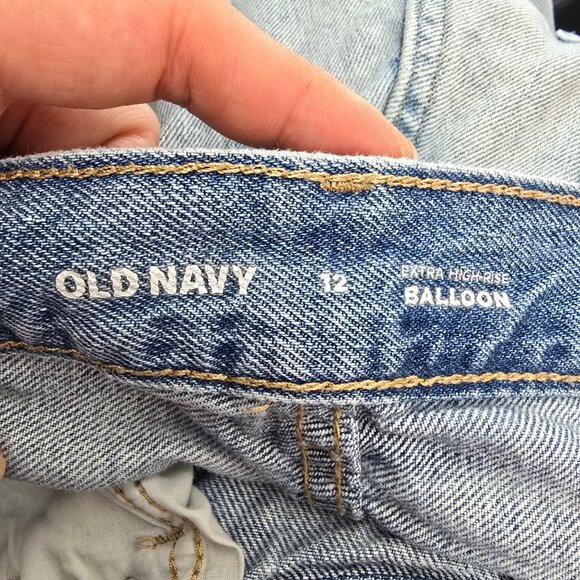 Old Navy Light Washed Extra HIgh Rise Balloon Barrel Denim Jeans - Picture 7 of 8